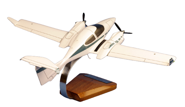 Flugzeugmodell Diamond DA 42