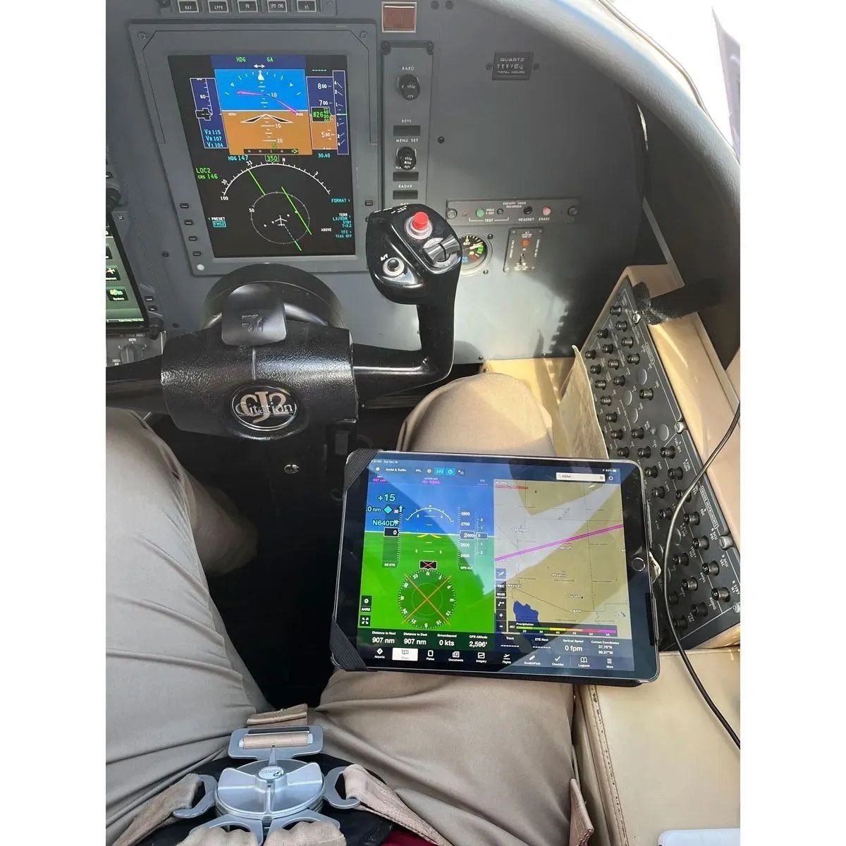 Roating kneeboard Ipad