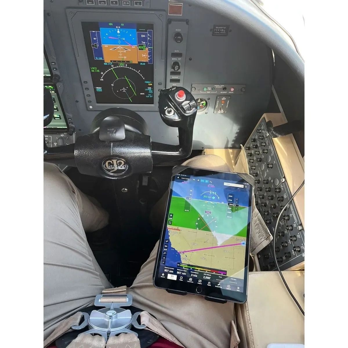 Roating kneeboard Ipad