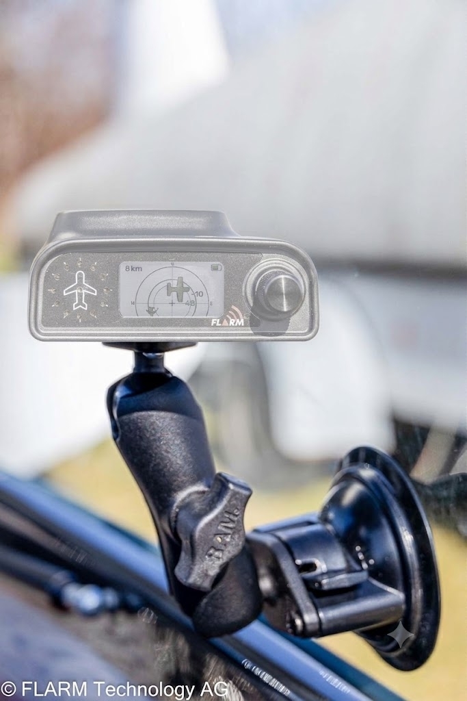 RAM MOUNT PowerFLARM RAM MOUNT PowerFLARM Flex Suction Mount Set